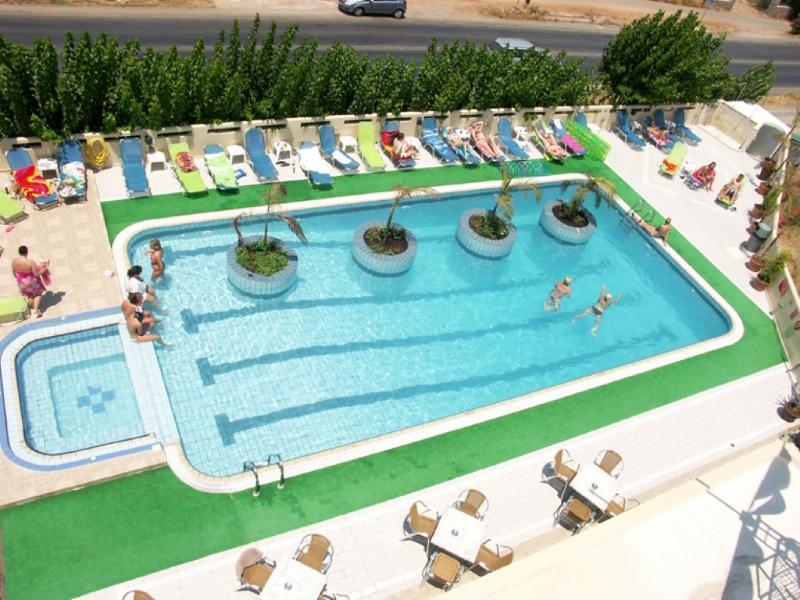 Nikos Hotel Малиа Экстерьер фото