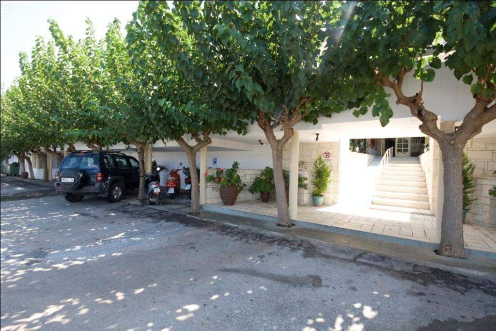 Nikos Hotel Малиа Экстерьер фото